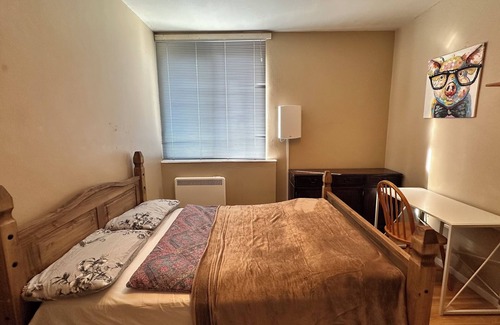 Regent's Park Bed & Breakfast | Double bedroom in Euston