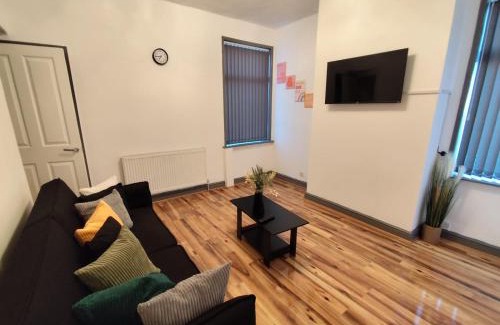 Manchester House | Double-Bedroom in the Heart of Harpurhey Manchester A1 Perfect for Short Stays