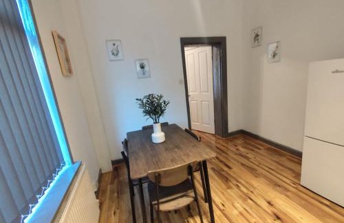 Manchester House | Double-Bedroom in the Heart of Harpurhey Manchester A3 Perfect for Short Stays