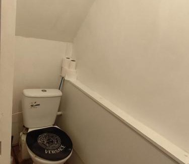 Manchester House | Double-Bedroom in the Heart of Harpurhey Manchester A4 Perfect for Short Stays