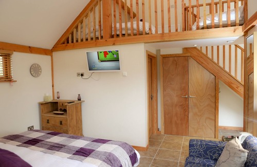 Cromer Hotel | Double or Twin-Superior-Ensuite-Orchard Room (Dbl/Tw)