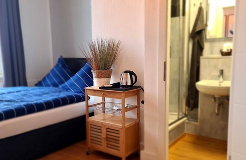 Anklam Apartment | Double room 3 (18-30m², 2pers.), fridge, Smart-TV - Altes Lazarett