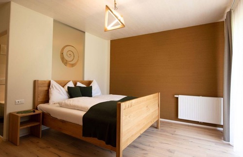 Straden Bed & Breakfast | Double room Deeply rooted - Monschein Bioweinhof