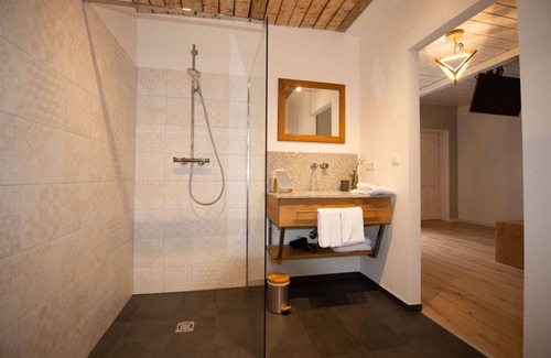 Straden Bed & Breakfast | Double room Deeply rooted - Monschein Bioweinhof