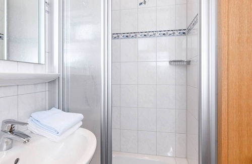 Neuharlingersiel Cottage | Double room - Double room in the Hotel-Pension Marlies