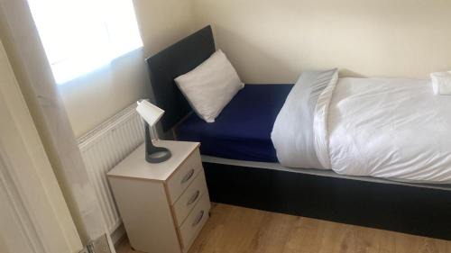 Elm Park House | Double room in a shared house