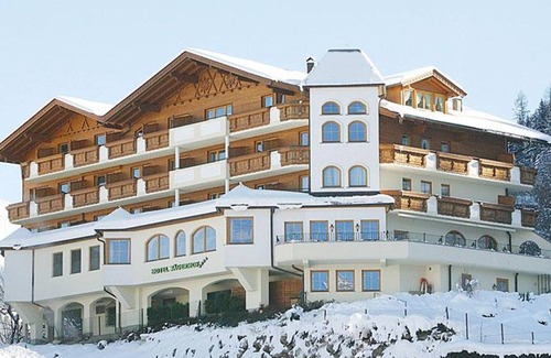 Kolsassberg Cottage | Double room next door - Hotel Pension Jägerhof KG