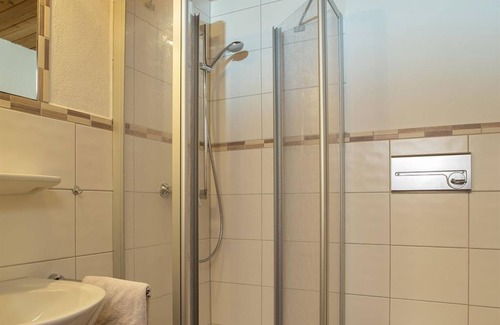 Oberammergau Bed & Breakfast | Double room (No. 4, 1-3 nights) - Pension Zum Kirchenbauer