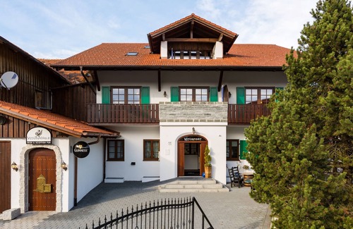 Hopfen am See Apartment | Double room "Scottish Whisky" in the Vitusfort house