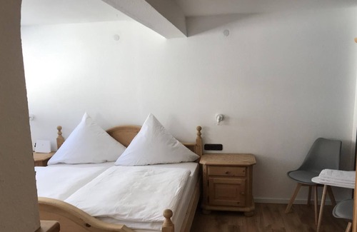 Hirschegg House | Double room standard No. 5, shower / toilet - Gasthof Hirsch