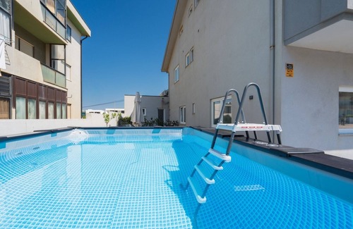 Arvore House | Double Room w/2 single beds and Pool by HostWise Arvore