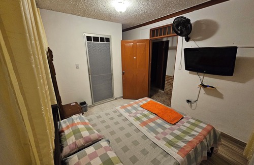 Garzon Bed & Breakfast | Double room with private bathroom - Direct access to the hallway