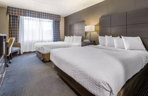 New Cumberland House | Double room with bath close to the State Capital