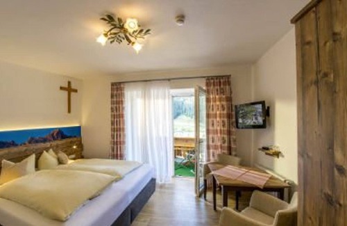 Nesselwaengle Apartment | Double room with balcony 6 - Apartments and Pension Mariandl