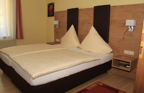 Wasserliesch House | Double room with balcony shower/WC - Cat. COMFORT - Waldhotel Albachmühle