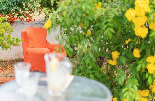 Monte Raposo House | Double Room with Garden View and Balcony(Tangerine) - 2