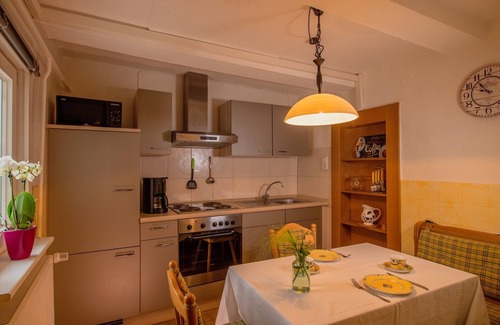 Lennestadt Apartment | Double room with shower and WC