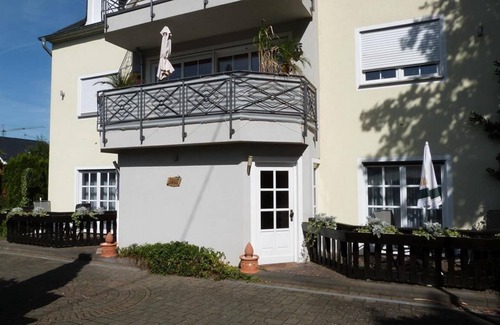 Mehring Bed & Breakfast | Double room with shower and toilet - Winzergasthof "Zum Kellerstübchen"