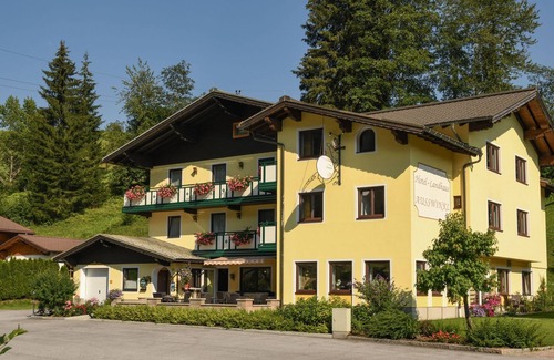 Russbach am Pass Gschuett Apartment | Double room with shower, WC - Landhaus Ausswinkl