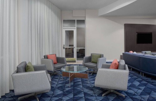 Oldsmar Hotel | Double the Comfort! 2 Units with Pool Access & Close to Tampa Bay Downs