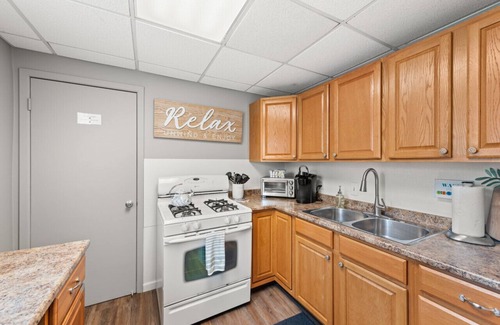 Kamm's Corners Apartment | Double the Space for Large Groups! Entire Duplex!