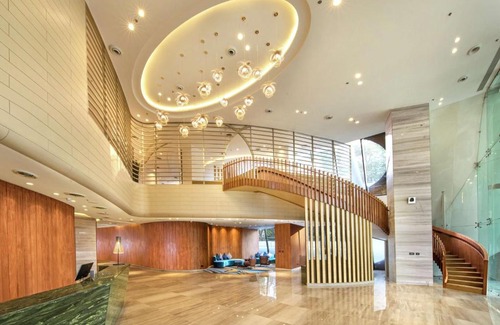 Ahmedabad Hotel | DoubleTree by Hilton Ahmedabad