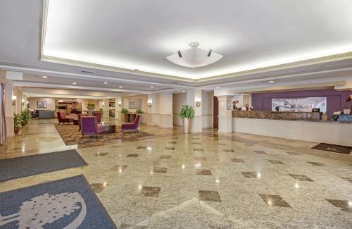 Downtown Wilmington Hotel | DoubleTree by Hilton Downtown Wilmington - Legal District