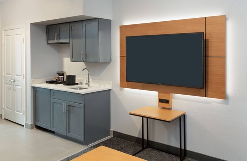 Westchase Hotel | DoubleTree by Hilton Houston Westchase