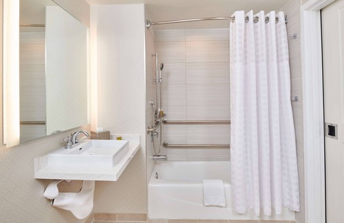 Irvine Hotel | DoubleTree by Hilton Irvine - Spectrum