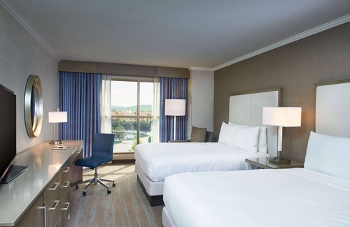 Irvine Hotel | DoubleTree by Hilton Irvine - Spectrum