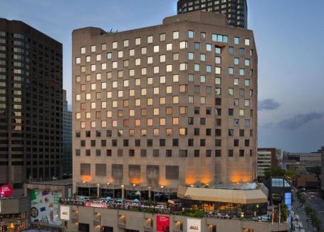 Quartier des Spectacles Hotel | DoubleTree By Hilton Montreal