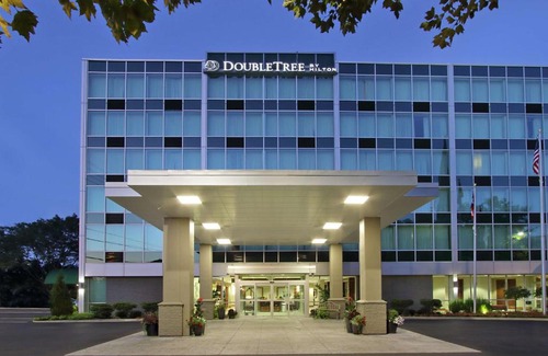 Newark Hotel | Doubletree by Hilton Newark