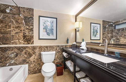 Tucson Hotel | DoubleTree by Hilton Tucson - Reid Park
