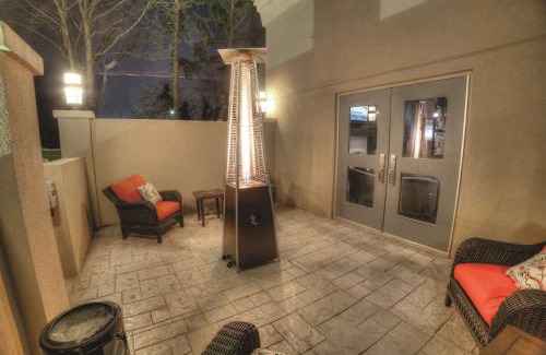 Atlanta Hotel | Doubletree Suites by Hilton at The Battery Atlanta