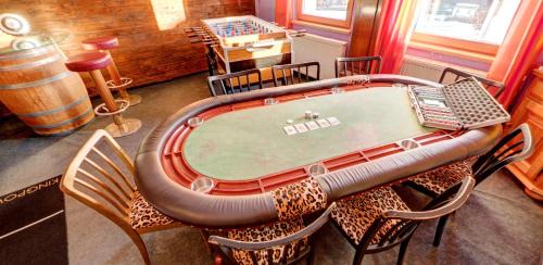 Medraz Apartment | Doug's Mountain Getaway - 'Top Two Floors'