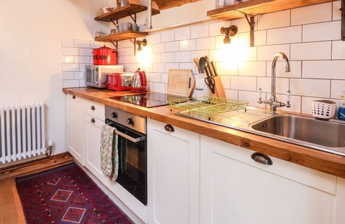 Picklescott Cottage | DOVE COTTAGE, family friendly, with open fire in Church Stretton