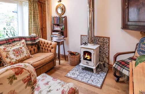 Picklescott Cottage | DOVE COTTAGE, family friendly, with open fire in Church Stretton