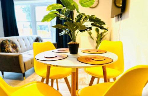 Dover Apartment | Dover port City Stay10 sleeps and Park free Onsite