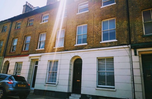 Dover House | Dover Town Rooms (Single Room 7)