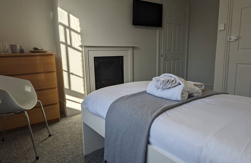 Dover House | Dover Town Rooms (Single Room 7)