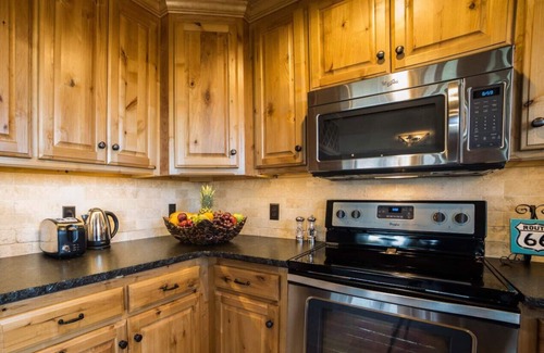 Canyon Cabin | Doves Rest Cabins - Comanche, on the West Rim