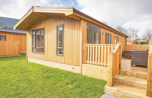 Saddleworth Cottage | DOVESTONE LUXURY LODGES (SLEEPS 6) - PET FREE in Greenfield