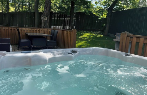 Saddleworth Cottage | DOVESTONE LUXURY LODGES (SLEEPS 4) - PETS WELCOME in Greenfield
