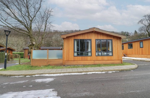 Saddleworth Cottage | DOVESTONE LUXURY LODGES (SLEEPS 4) - PETS WELCOME in Greenfield