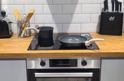 Rocester House | Dovetails. 10 minutes from Alton Towers