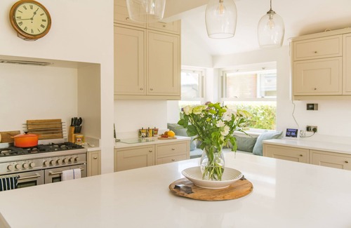 Deal Apartment | Downsview - A wonderfully large family home on the beach in Kingsdown, Kent sleeping eight