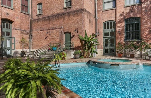 Arts/Warehouse District Apartment | Downtown 1 bed + loft w Pool, gym, gated parking +