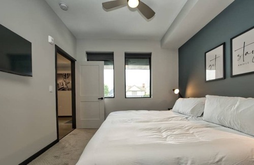 Lockerbie Square Apartment | Downtown 1BR: Gym Access, King Bed, Free Parking, Modern 1-BR: King Bed, Gym Access, Free Parking