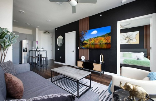 Near East Side Apartment | Downtown 1BR w/Gym, Parking Near Rvrwalk &Dome