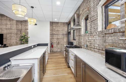 Grand Rapids Apartment | Downtown 5BR with private patio